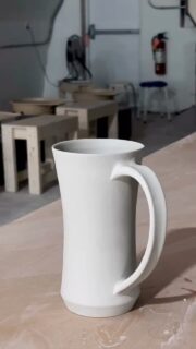 chasing what feels right in the hands

#centredclaystudiosyyc
#pottery #ceramics #handmade #muglife #wheelthrown #studiopottery #ceramicdesign #potterystudio #potteryprocess #ceramicart #handmademugs #modernceramics #potteryartist #ceramicstudio #potteryforms #ceramiclove