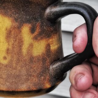 one more, close up.
this was cool. 😎 

glazes are sure a surprise. takes me a while to come around when things go “wrong”