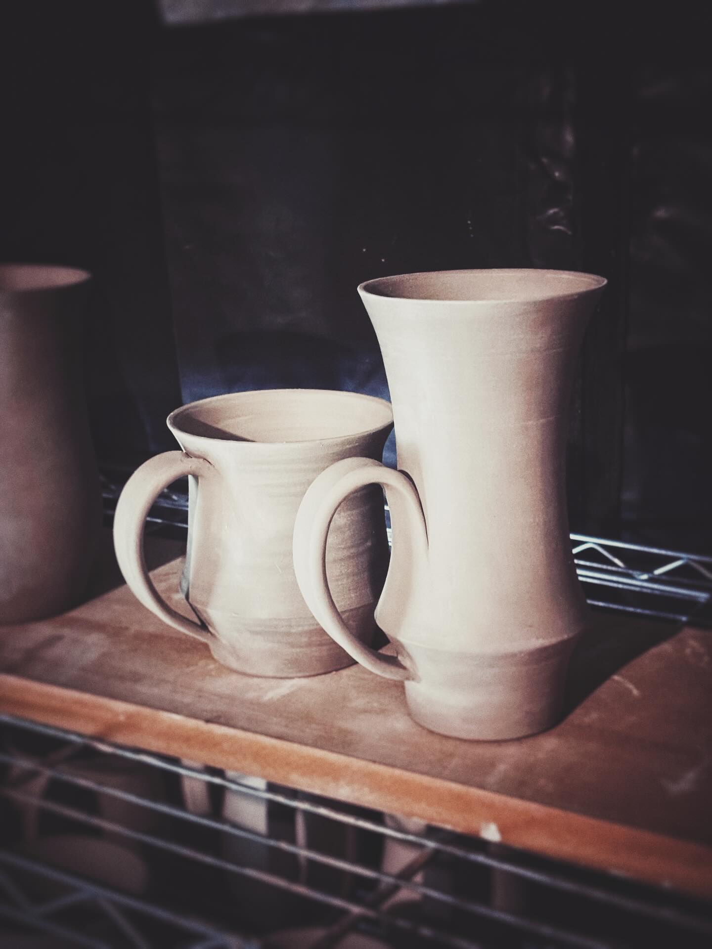 #rupertrooster #potteryprocess #wheelthrowingvideos #claywip #satisfyingpottery #potteryreels #makersoftiktok #studiovibes #freshthrow #handthrownceramics #modernpottery #ceramicartists #pottersofig #claycommunity #clayartistsofinstagram #yycpottery #yycart #yycmaker #potteryexplorepage #artprocessvideo #ceramicwork #formstudy #inprogressart #textureandform #algotesting