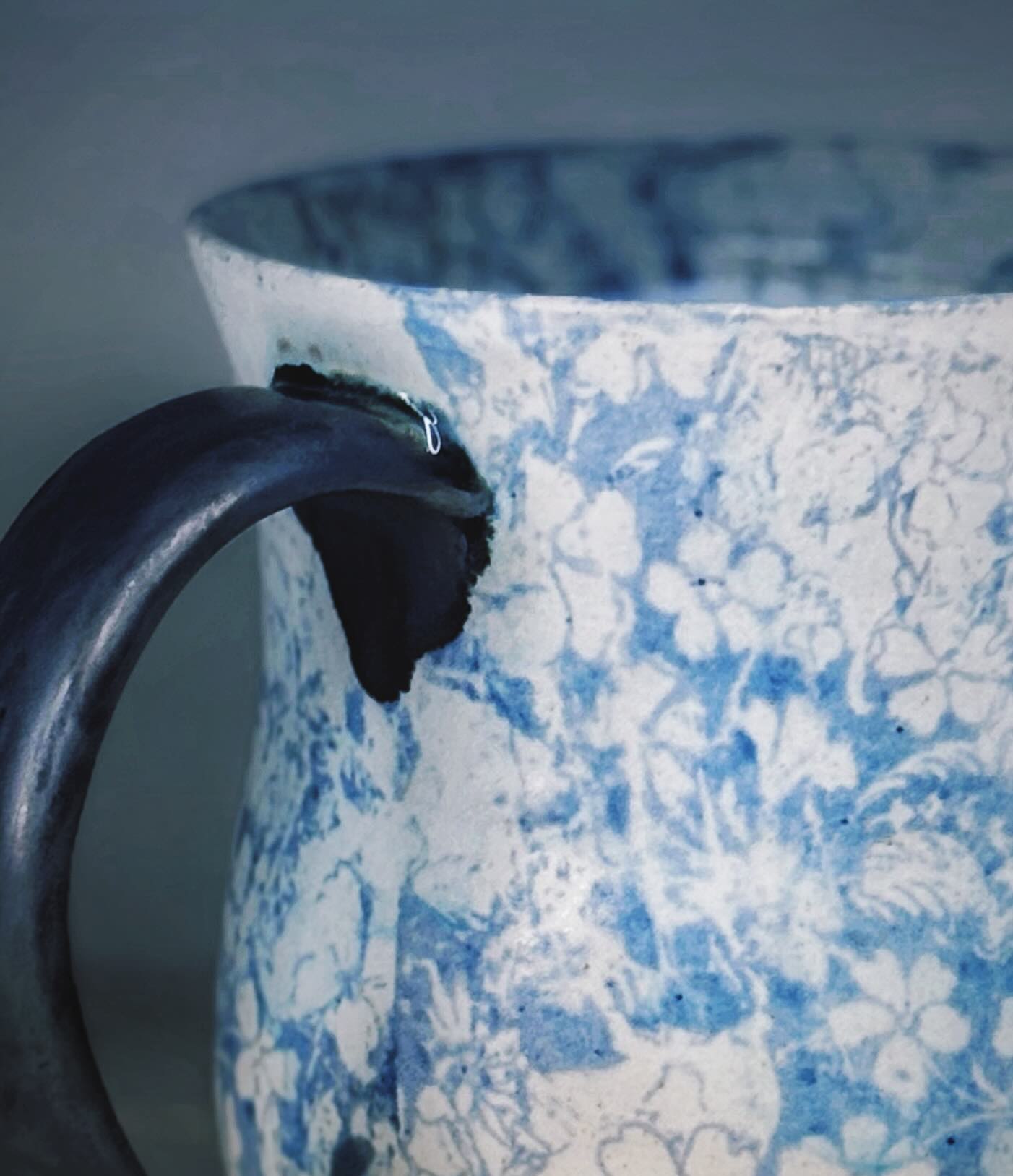 #rupertrooster #potteryprocess #wheelthrowingvideos #claywip #satisfyingpottery #potteryreels #makersoftiktok #studiovibes #freshthrow #handthrownceramics #modernpottery #ceramicartists #pottersofig #claycommunity #clayartistsofinstagram #yycpottery #yycart #yycmaker #potteryexplorepage #artprocessvideo #ceramicwork #formstudy #inprogressart #textureandform #algotesting