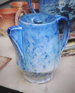 almost at the finish line. time to drop things off. breathing a bit in the parking lot right now.

todays been intense. oswald is not okay. he needs to go see brian soon.