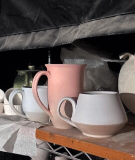 trying some new things. doesn't look like it yet tho. these havent touched the kiln yet.