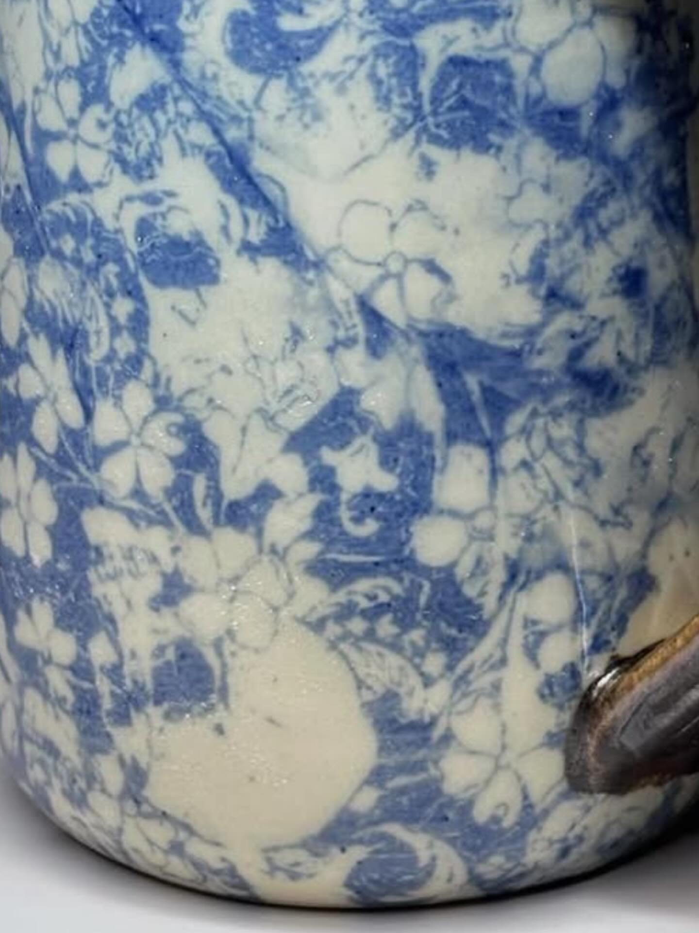 so... I made a goof... can anyone point out what i goofed? I will be surprised if anyone says it.
(If I told you, 🤫 shhhhh)
#HandmadePottery #CeramicMugs #BluePottery #TransferwareStyle #PotteryUnboxing
