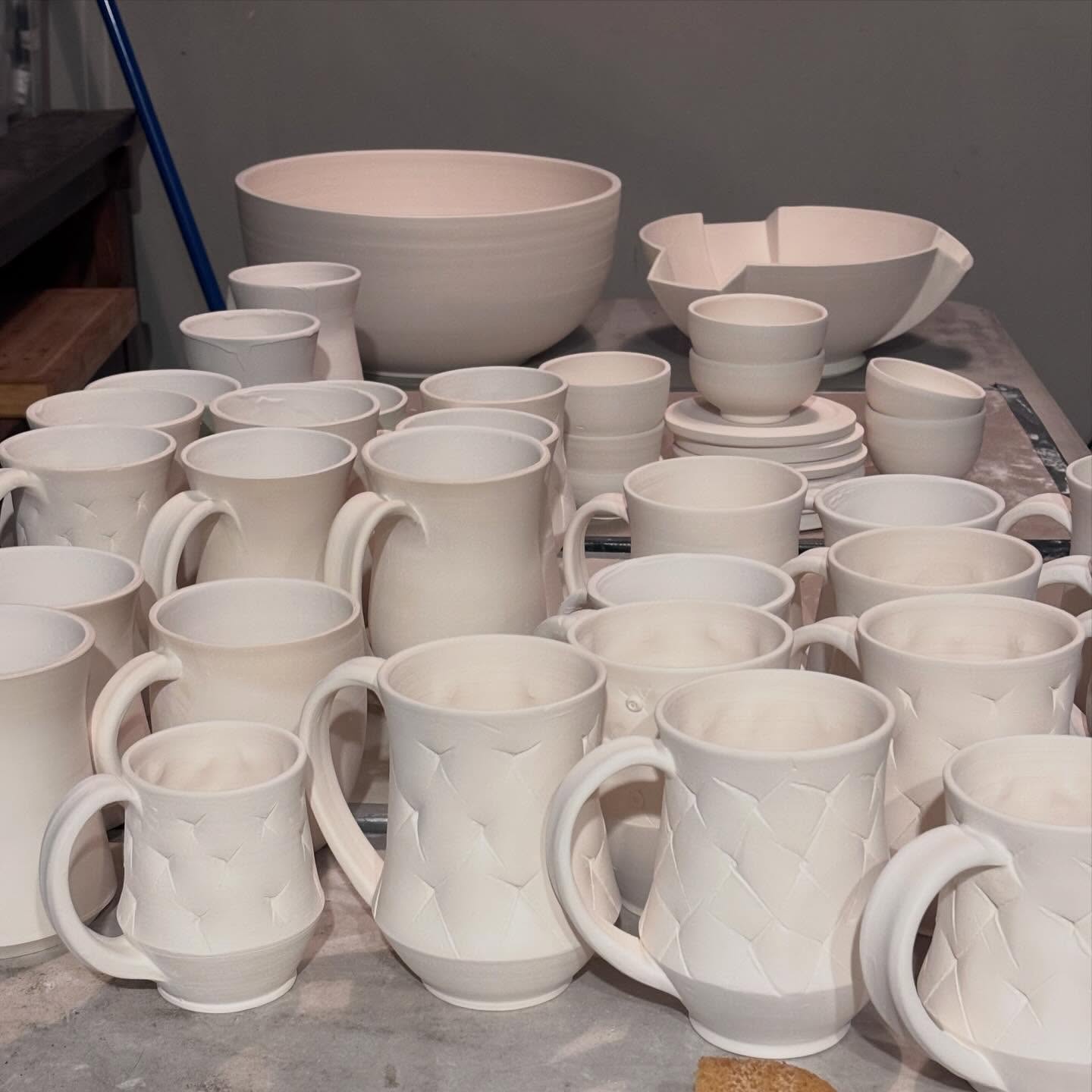 .... im a little behind lol
#pottery #glazeday (night realistically)