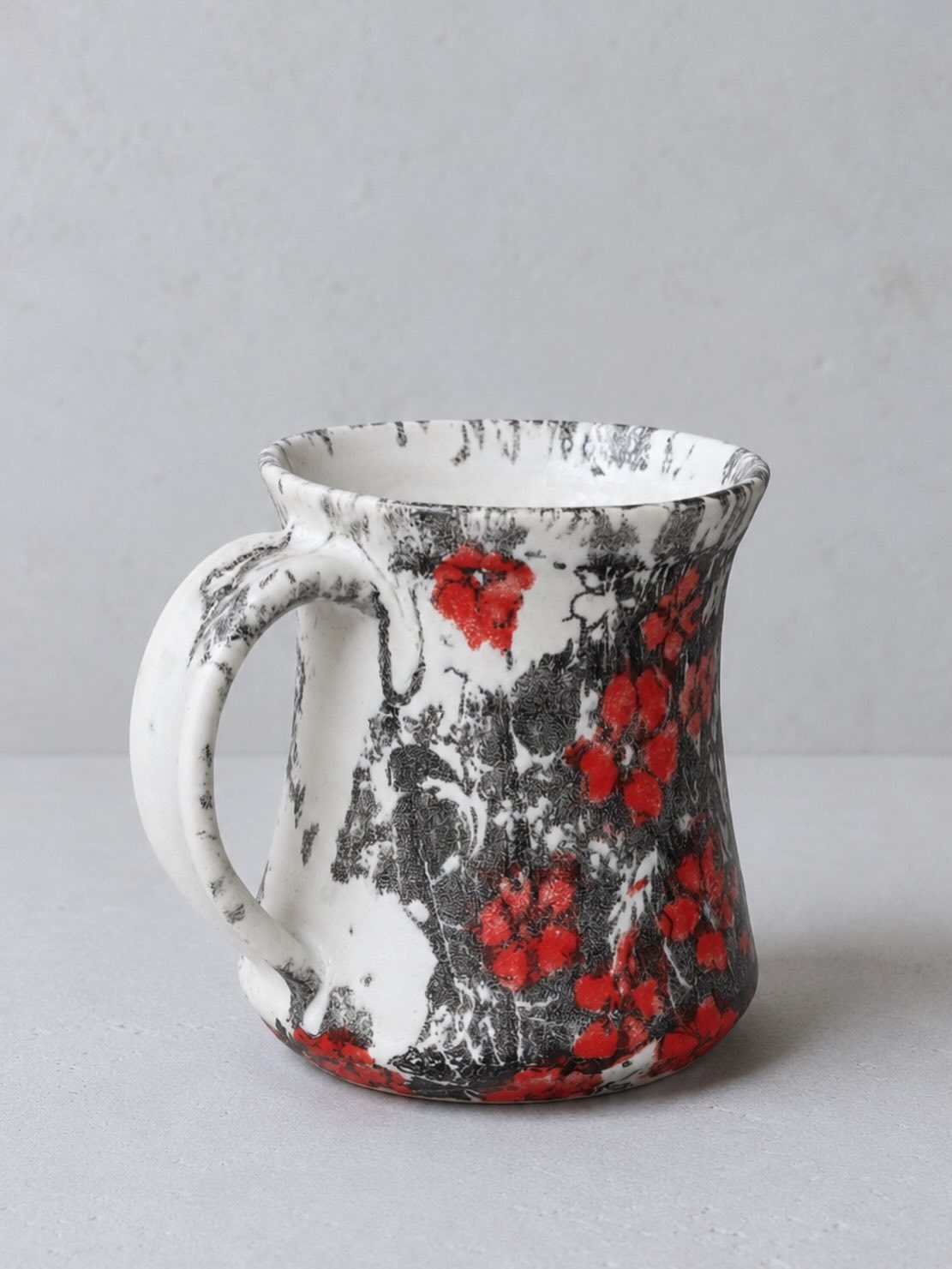my transfer and @maycocolors ez stroke ON TOP of matte white

this pattern secret skulls. it gets weird

#CalgaryPottery #YYCCeramics #HandmadeMug #WheelThrownPottery #FloralCeramics