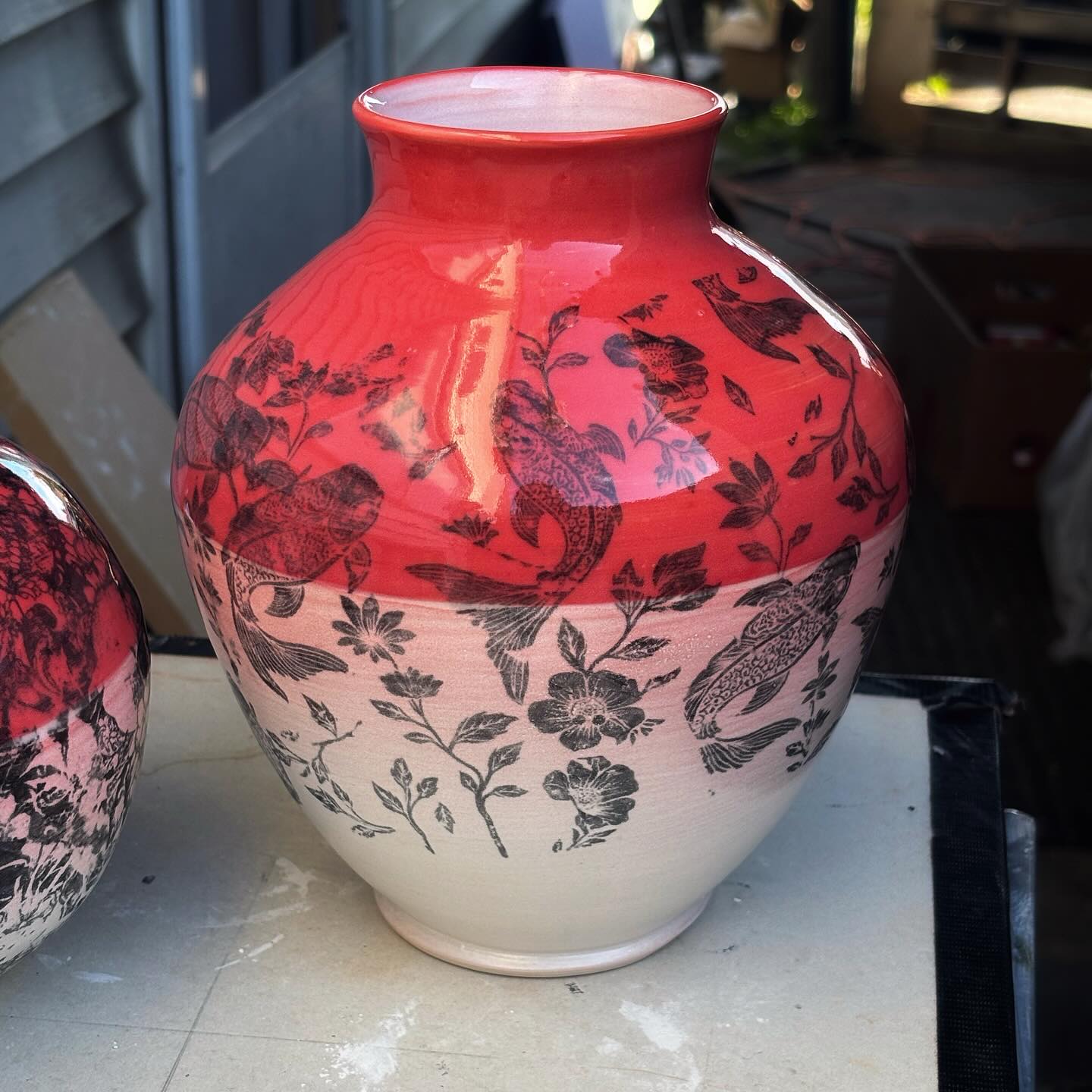 this came out way brighter than i thought it would!! wow.
#handmadeceramics #potteryart #ceramicvase #potterylove #koiart #floraldesign #ceramicartist #makersgonnamake #handcraftedhome #pottersofinstagram #ceramicprint #modernceramics #surfacepattern #kilnlife #handmadewithlove #potterystudio #functionalart #ceramicdecor #potterycommunity #claylove #printonclay #redceramics #conetesting #claylife #ceramiccollector #instapottery #artistspotlight #makersmovement #centredclaystudio #rupertceramics
@centredclaystudiosyyc